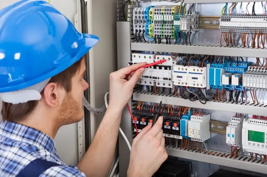 Common Signs Your Home Needs Electrical Troubleshooting Birmingham, AL Common Signs Your Home Needs Electrical Troubleshooting Birmingham, AL